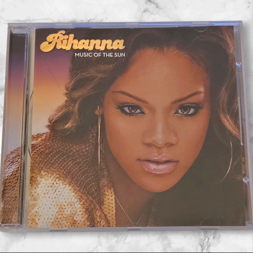 🔥 3/$15 🔥 CD - Rihanna "Music of the Sun"